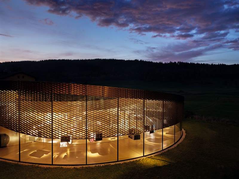 在AP愛彼博物館[Re]master 01計(jì)時碼表串接起制表大師的過去與未來-復(fù)刻表