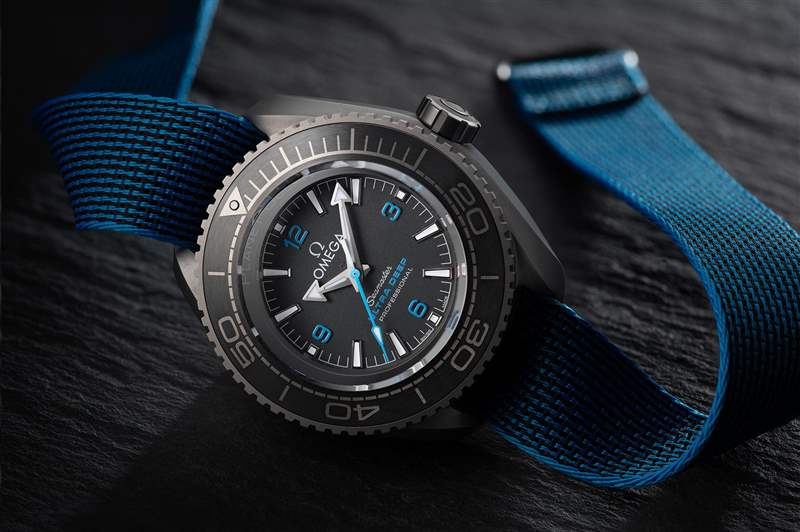 歐米茄超級宇宙海洋系列Ultra Deep Professional在 10,928 米的世界潛水紀(jì)錄中幸存下來-復(fù)刻表