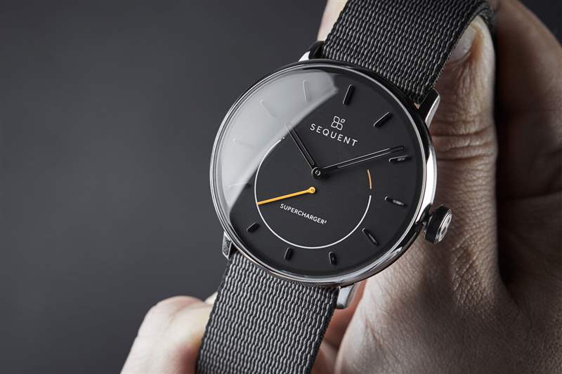 Sequent SuperCharger2：無線充電手表-復刻表