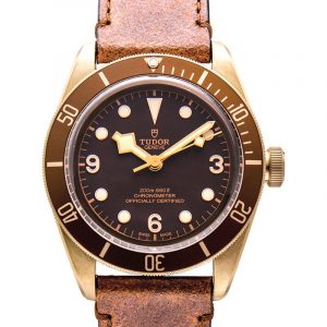 金屬控的最愛，看似低調卻又顯奢華的5款男裝手表-復刻表