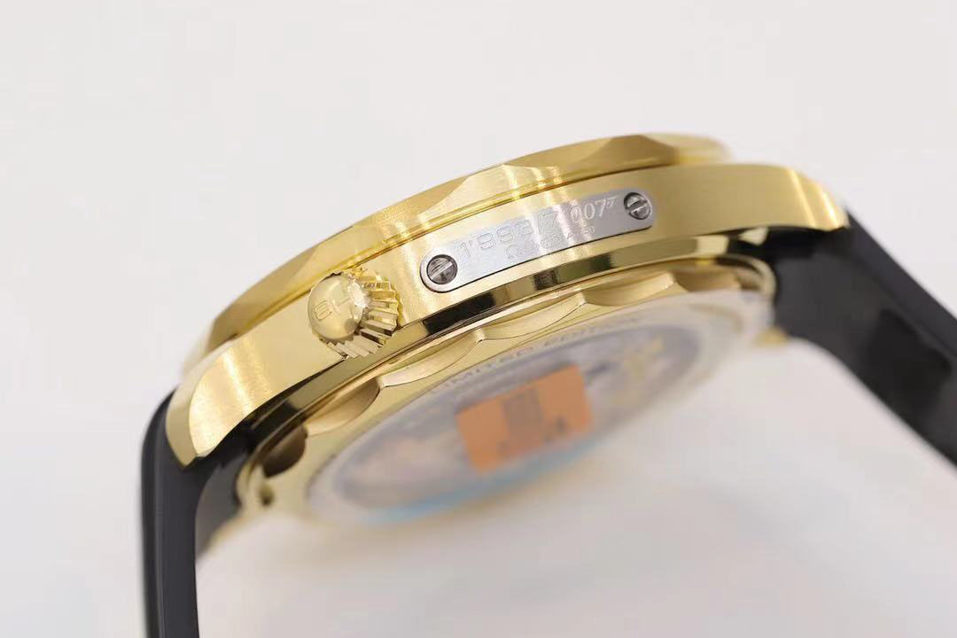 OR廠歐米茄海馬300米「黃金女王密使」與正品對比評測-復刻表