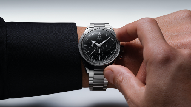 OMEGA年度新表首發！高純度還原初代超霸65周年紀念版本-復刻表