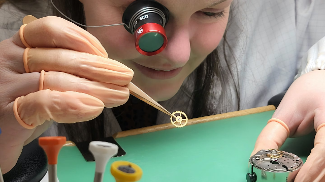 公告HSNY 宣布西蒙威拉德學(xué)校手表獎(jiǎng)-復(fù)刻表