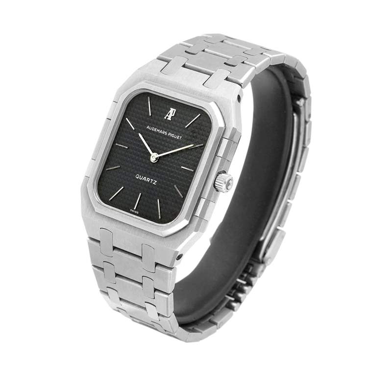 AP 愛彼曾在1978年時打造出一款皇家橡樹的子系列產品,表款除了換上石英機芯,外觀造型也與傳統的RO有所出入。 (Source:sothebys) AP皇家橡樹手表竟有不同形狀長方形表殼太奇特生產10年遭叫停-復刻表