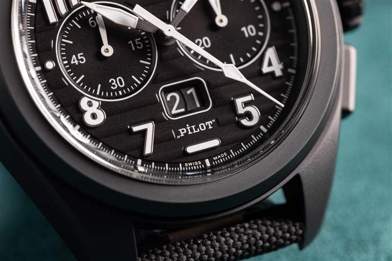 真力時(shí)推出全新Pilot系列，配備Pilot Automatic和Pilot Big Date Flyback-復(fù)刻表