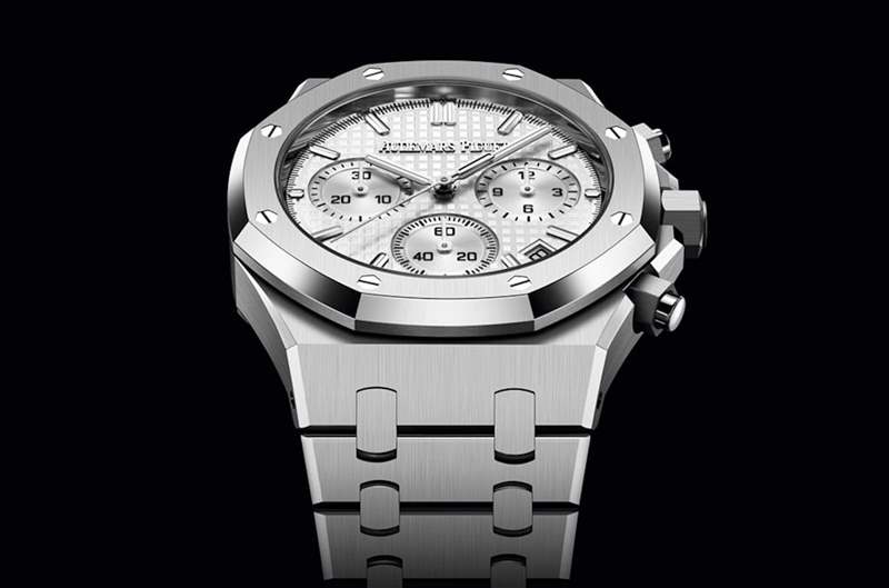 AP皇家橡樹最新行情出爐愛彼自動計時碼表一年前后價格縮水4成-復(fù)刻表