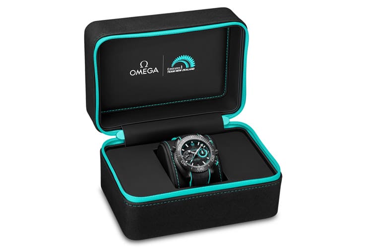 歐米茄以海馬Planet Ocean計(jì)時(shí)碼表為基礎(chǔ)創(chuàng)作最新阿聯(lián)酋航空紐西蘭ETNZ船隊(duì)聯(lián)名表-復(fù)刻表