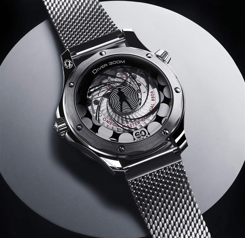 歐米茄推出2枚Seamaster Diver 300M 60 Years Of James Bond潛水腕表：007系列電影上映60周年-復刻表