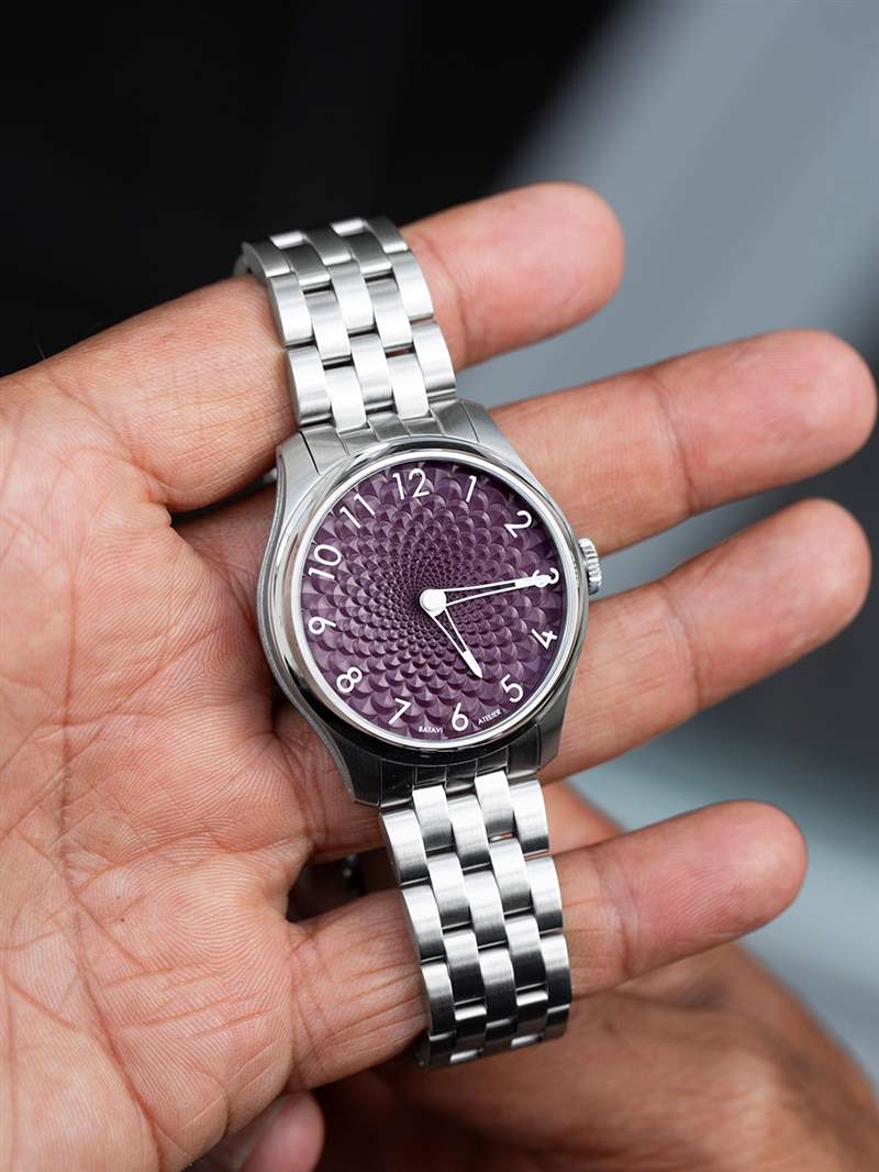 Batavi 推出運動時尚工作室手表-復刻表