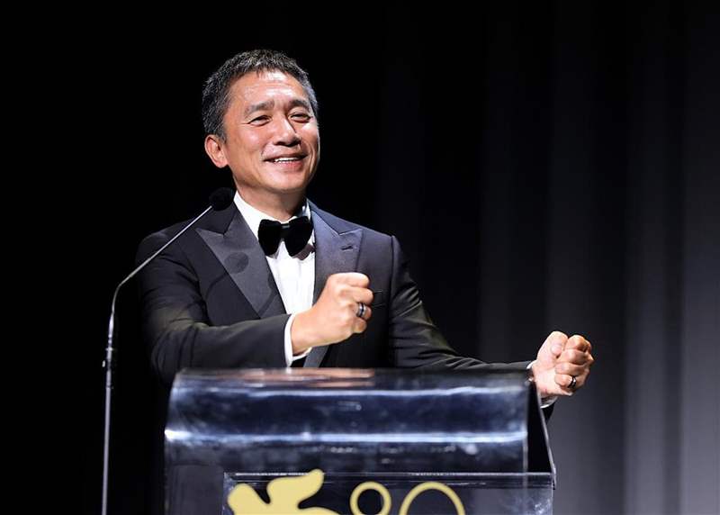 梁朝偉勇奪威尼斯終身成就獎(jiǎng)成亞洲首例手上配飾反映個(gè)人特質(zhì)-復(fù)刻表