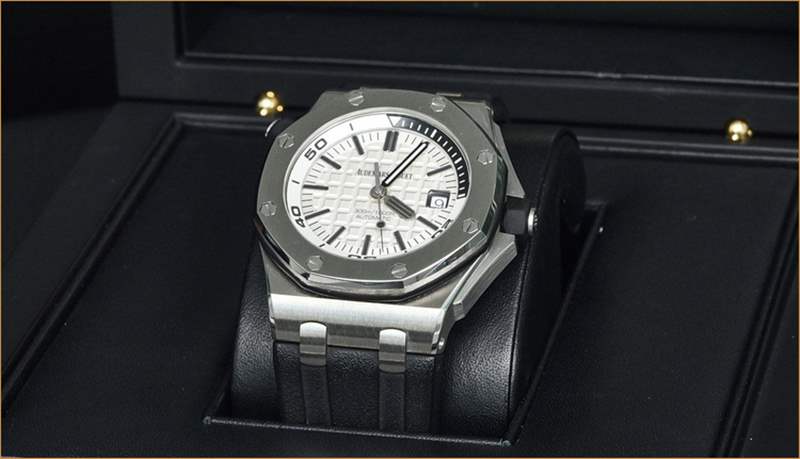 愛彼和江詩丹頓哪個檔次更高(愛彼和江詩丹頓哪個好)-復(fù)刻表