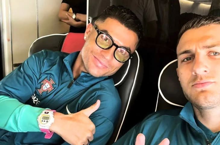 擁有無數名表的C羅 竟連平價大眾石英表也收藏！-復刻表