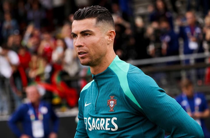 擁有無數名表的C羅 竟連平價大眾石英表也收藏！-復刻表