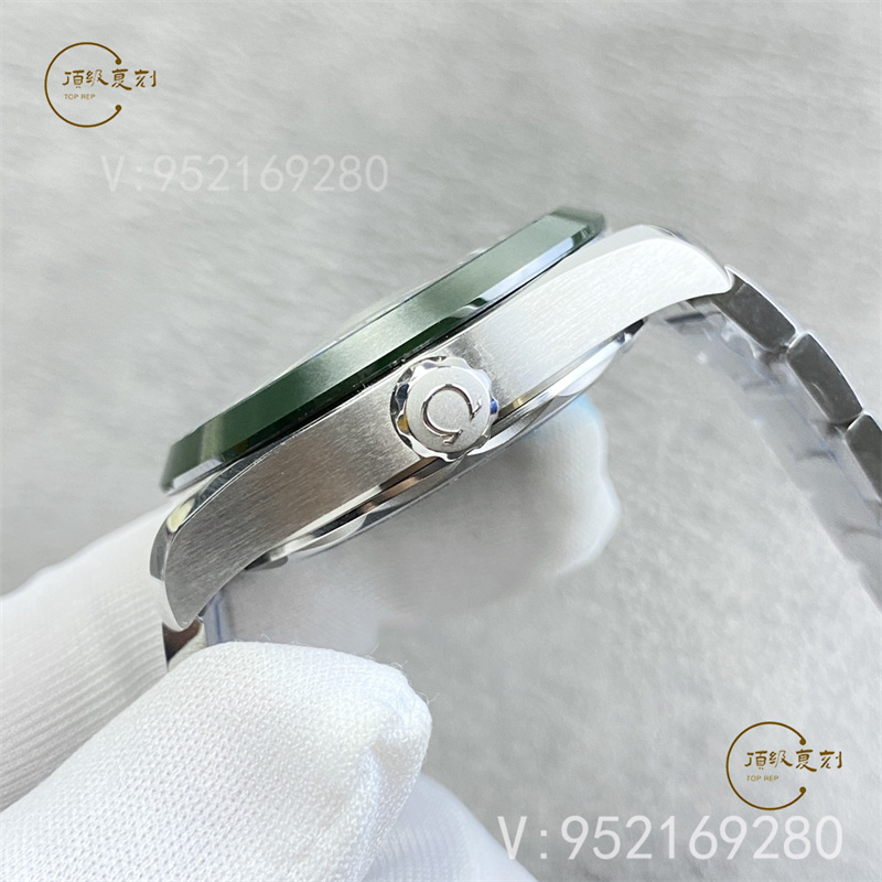 VS廠歐米茄海馬150m系列墨綠世界時復刻表:深度測評與細節解析-復刻表