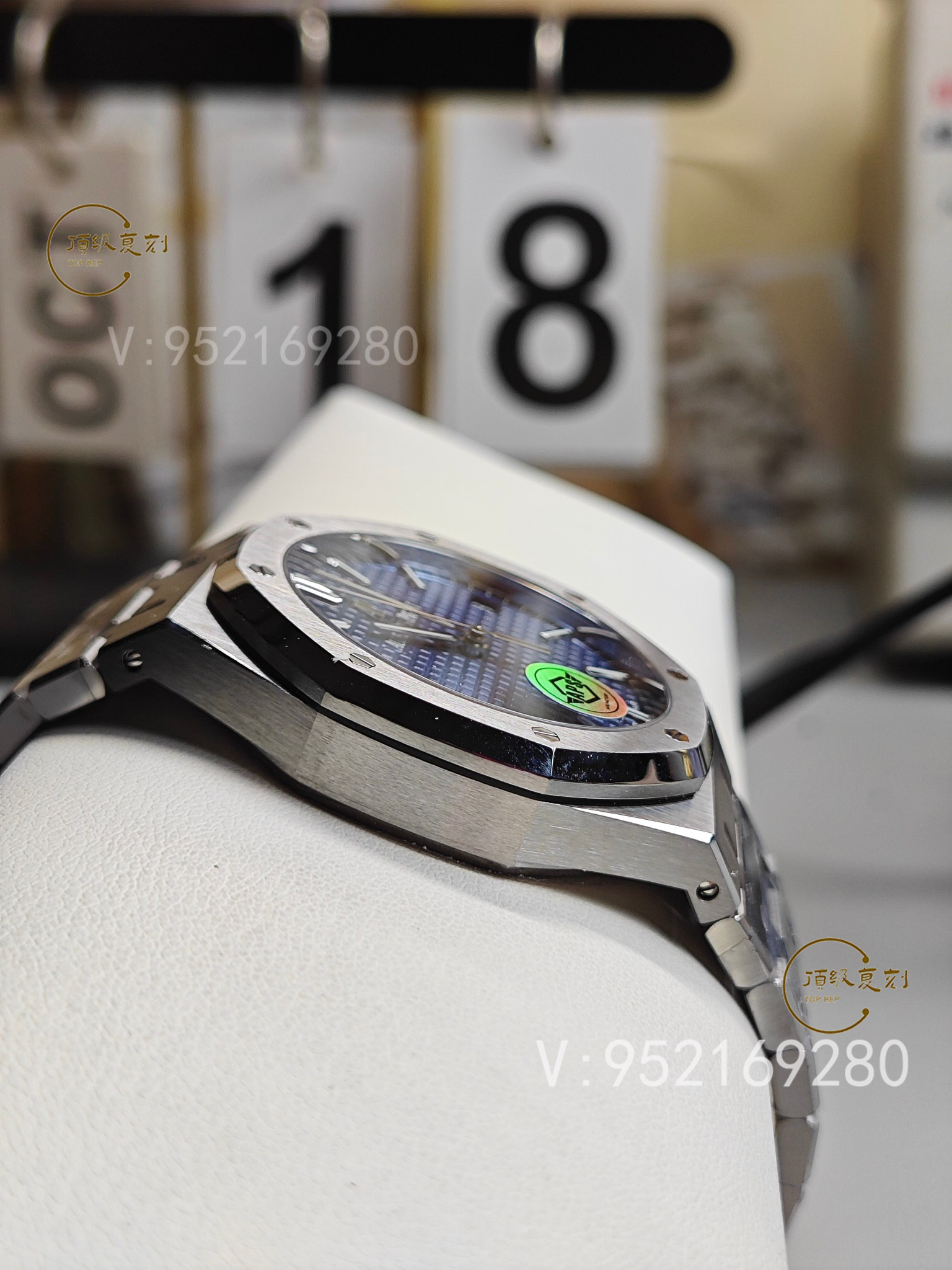 深入解析APS愛彼復刻表15500藍面版：4302一體機芯與原裝同步功能-復刻表