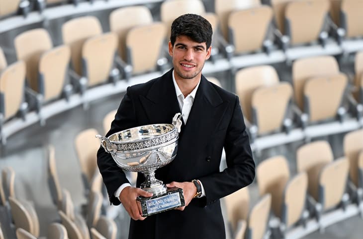 2024法網男單冠軍「小蠻牛」Alcaraz領獎不忘戴著勞力士愛表-復刻表